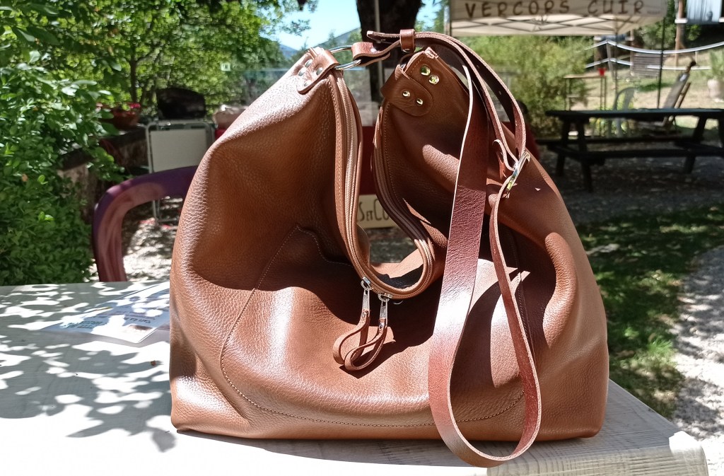 Cabas XXL zippé, Sac de week-end. Modèle revisité en 2024 : 239€